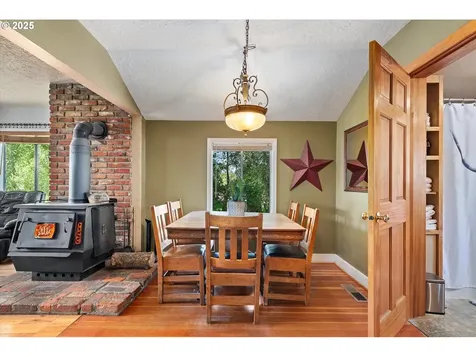 1104 Hill Street Cove OR 97824