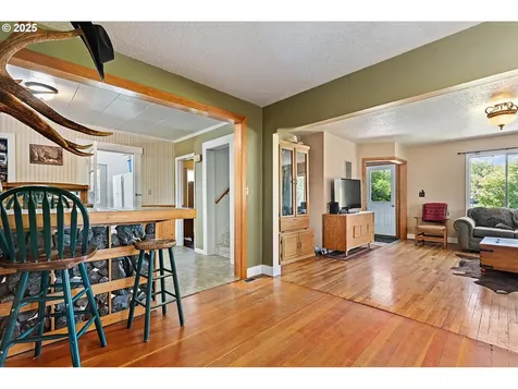 1104 Hill Street Cove OR 97824