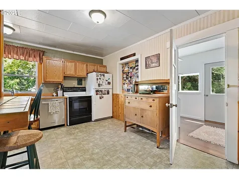1104 Hill Street Cove OR 97824