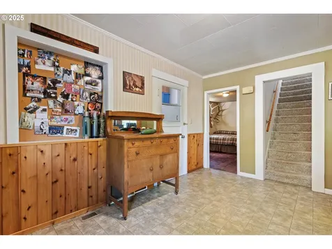 1104 Hill Street Cove OR 97824