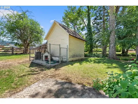 1104 Hill Street Cove OR 97824