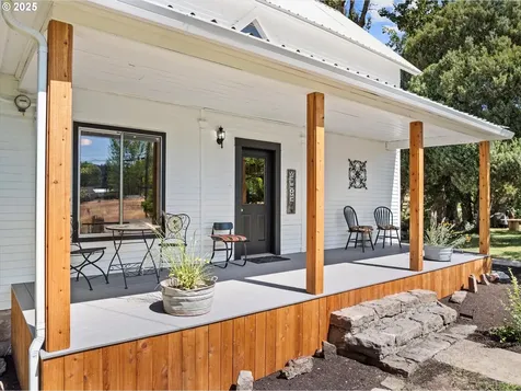 1104 Hill Street Cove OR 97824