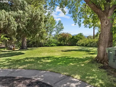 1104 Hill Street Cove OR 97824