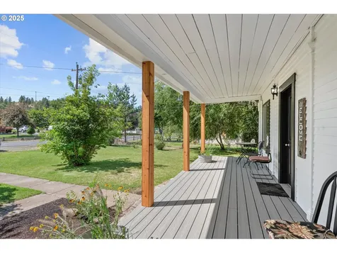 1104 Hill Street Cove OR 97824