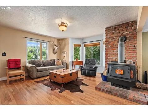 1104 Hill Street Cove OR 97824