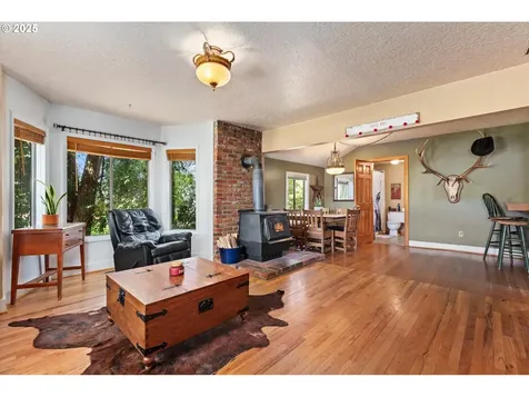 1104 Hill Street Cove OR 97824