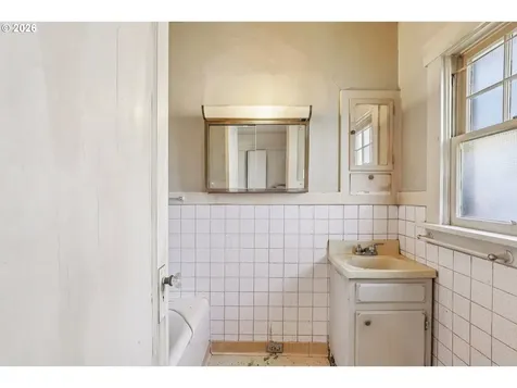 6310 SE 72nd Avenue Portland OR 97206