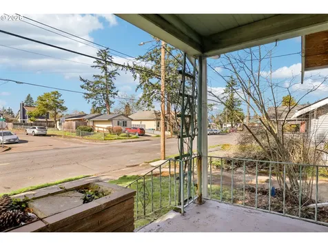 6310 SE 72nd Avenue Portland OR 97206