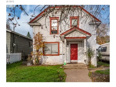1224 NE Freemont Avenue Roseburg OR 97470
