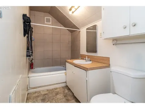 1224 NE Freemont Avenue Roseburg OR 97470