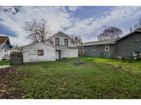 1224 NE Freemont Avenue Roseburg OR 97470