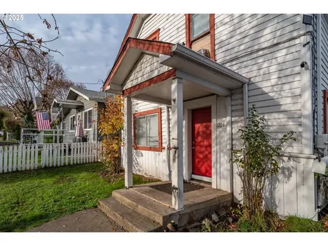 1224 NE Freemont Avenue Roseburg OR 97470