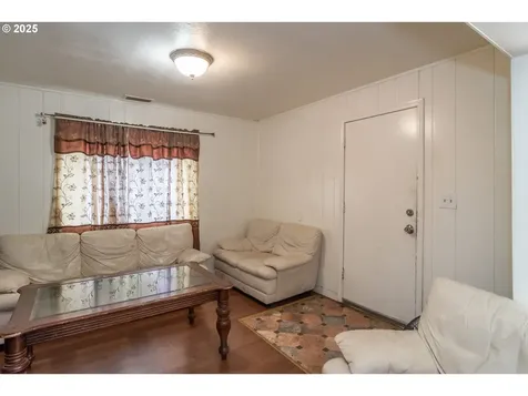 1224 NE Freemont Avenue Roseburg OR 97470