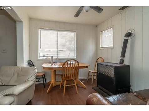 1224 NE Freemont Avenue Roseburg OR 97470