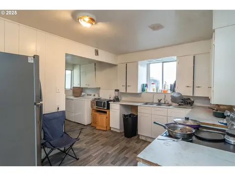 1224 NE Freemont Avenue Roseburg OR 97470
