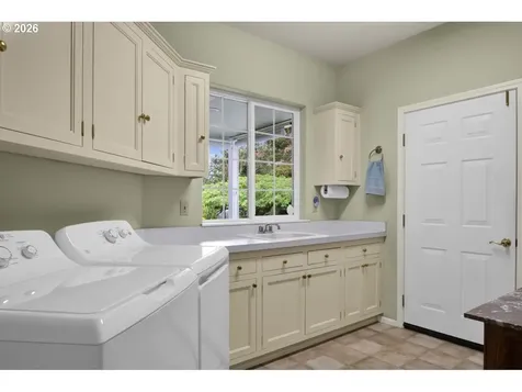 87997 Kelsie Way Florence OR 97439