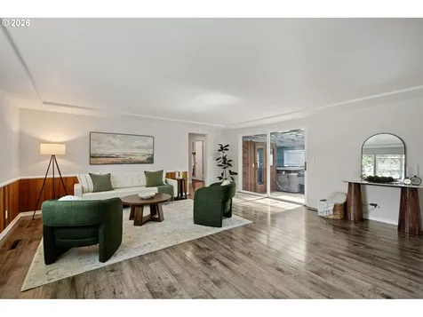 731 S River Road Cottage Grove OR 97424