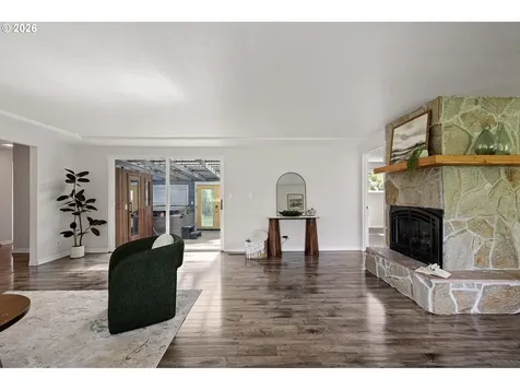 731 S River Road Cottage Grove OR 97424