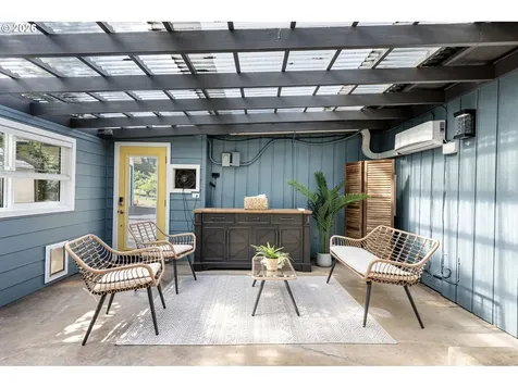 731 S River Road Cottage Grove OR 97424