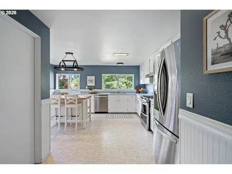 731 S River Road Cottage Grove OR 97424
