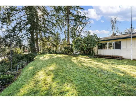 731 S River Road Cottage Grove OR 97424