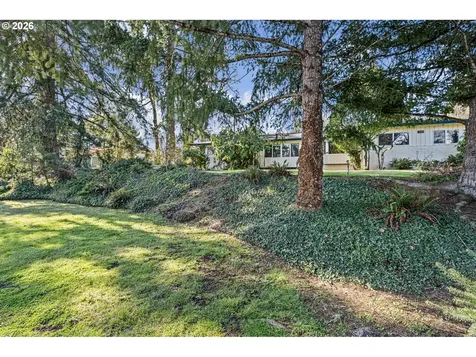 731 S River Road Cottage Grove OR 97424