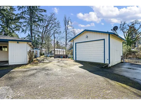 731 S River Road Cottage Grove OR 97424