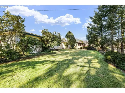 731 S River Road Cottage Grove OR 97424