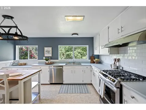 731 S River Road Cottage Grove OR 97424