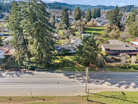 731 S River Road Cottage Grove OR 97424