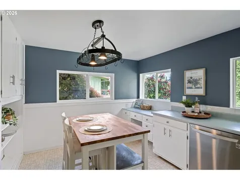 731 S River Road Cottage Grove OR 97424