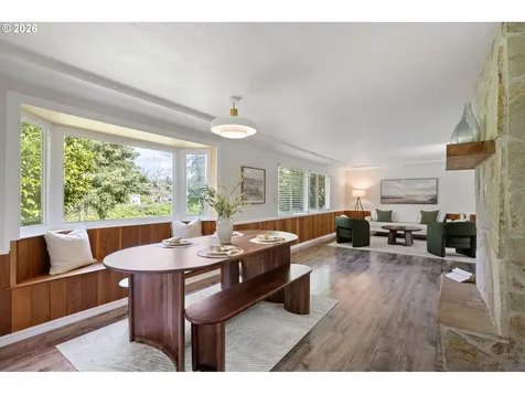 731 S River Road Cottage Grove OR 97424