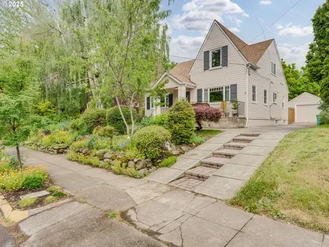 4415 SE Stark Street Portland OR 97215