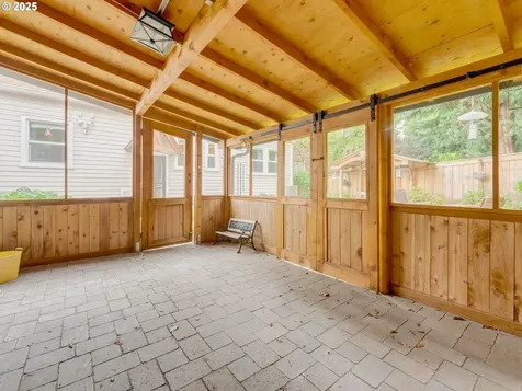 4415 SE Stark Street Portland OR 97215