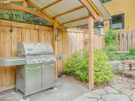 4415 SE Stark Street Portland OR 97215
