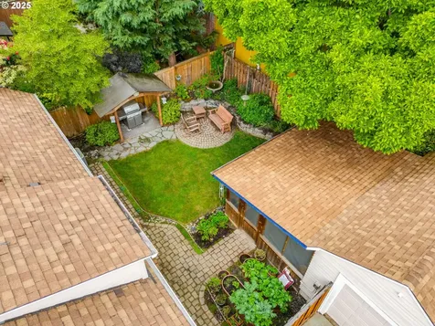 4415 SE Stark Street Portland OR 97215