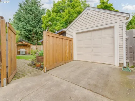 4415 SE Stark Street Portland OR 97215