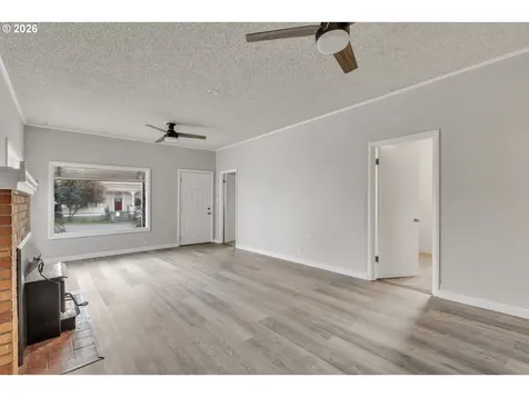 148 SE Houck Avenue Roseburg OR 97470