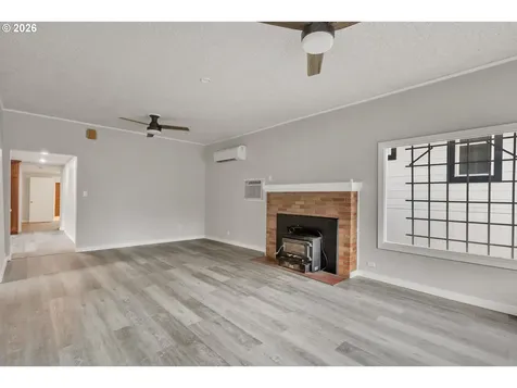 148 SE Houck Avenue Roseburg OR 97470