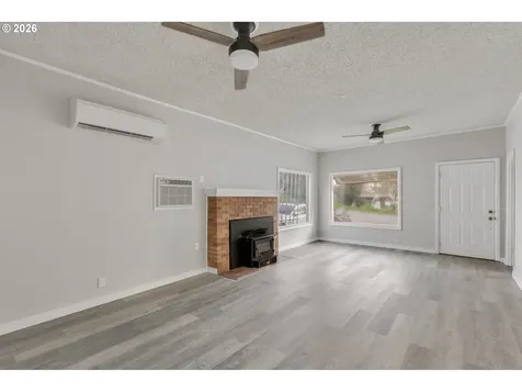 148 SE Houck Avenue Roseburg OR 97470