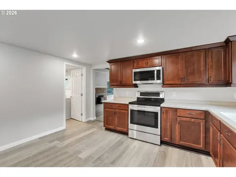 148 SE Houck Avenue Roseburg OR 97470