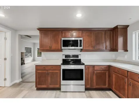 148 SE Houck Avenue Roseburg OR 97470