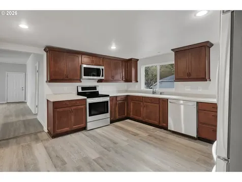 148 SE Houck Avenue Roseburg OR 97470