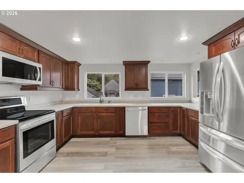 148 SE Houck Avenue Roseburg OR 97470
