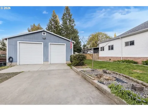148 SE Houck Avenue Roseburg OR 97470