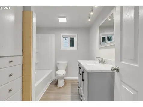 148 SE Houck Avenue Roseburg OR 97470