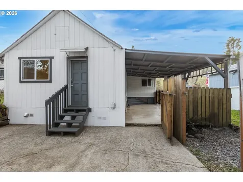 148 SE Houck Avenue Roseburg OR 97470