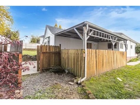 148 SE Houck Avenue Roseburg OR 97470