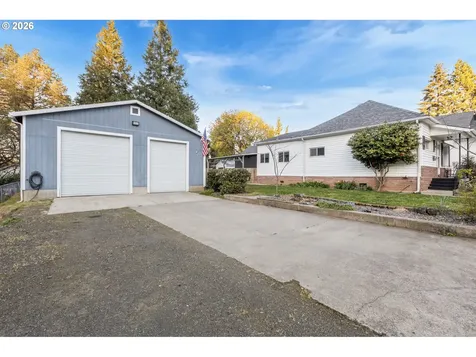 148 SE Houck Avenue Roseburg OR 97470