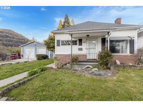 148 SE Houck Avenue Roseburg OR 97470